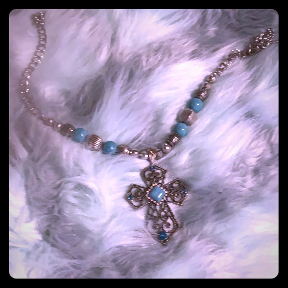 Fashion faux turquoise and rhinestone necklace